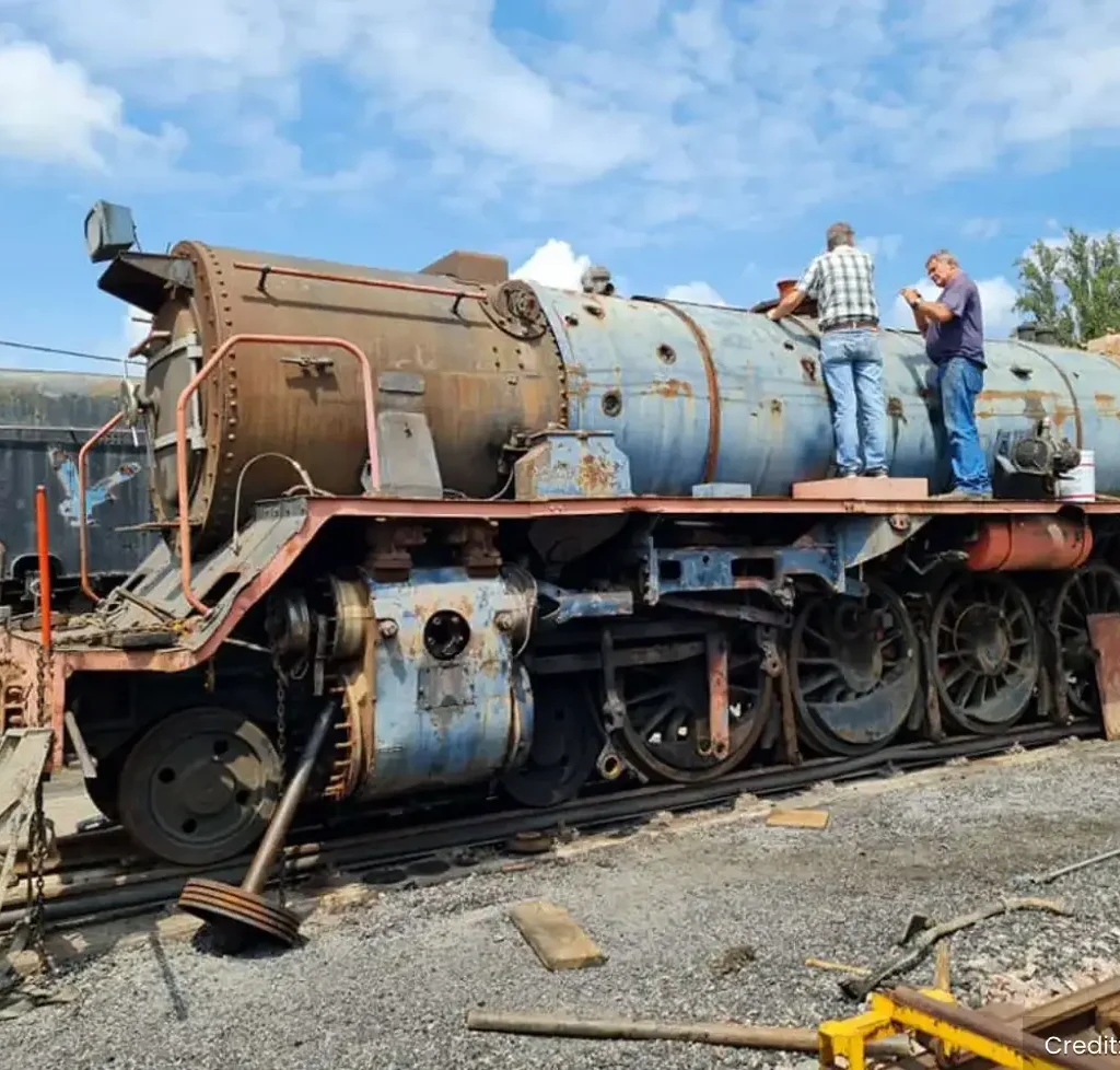 Die stoomtrein word gerestoureer